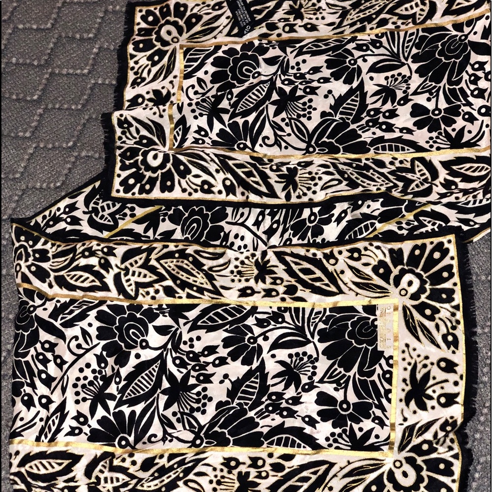 Oscar De La Renta Silk floral scarf